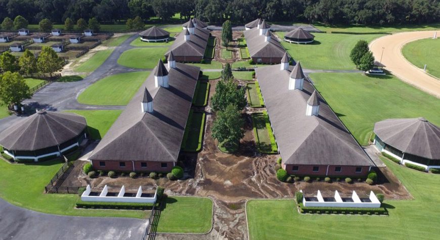 Silverleaf-4-Barns-and-round-pens1218x562