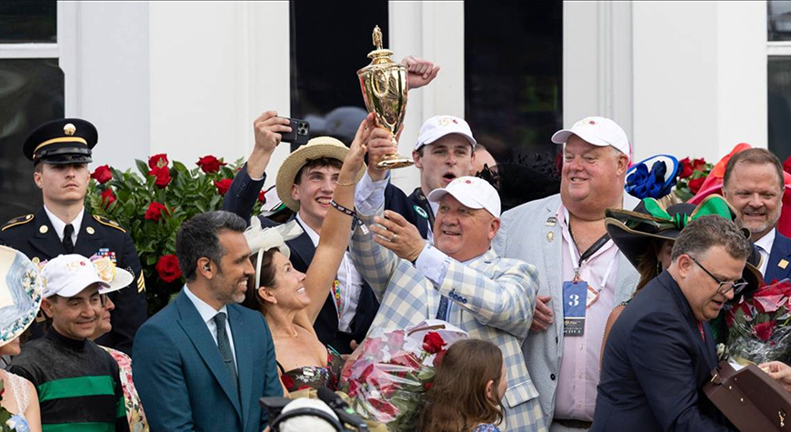 Derby-Trophy-Kenny-Holding