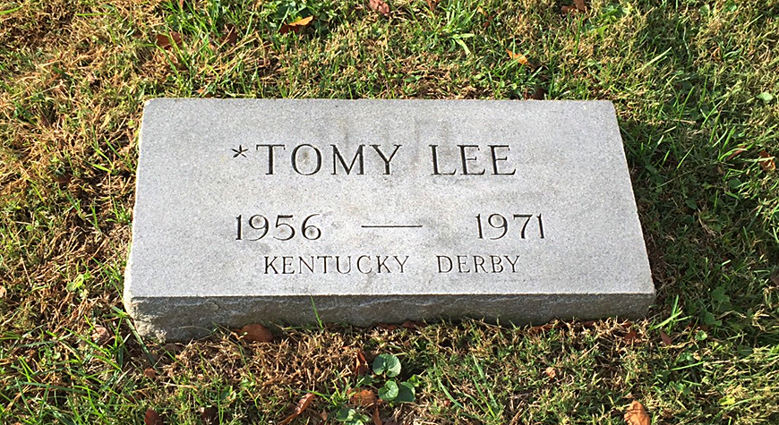 Tomy-Lee-Headstone